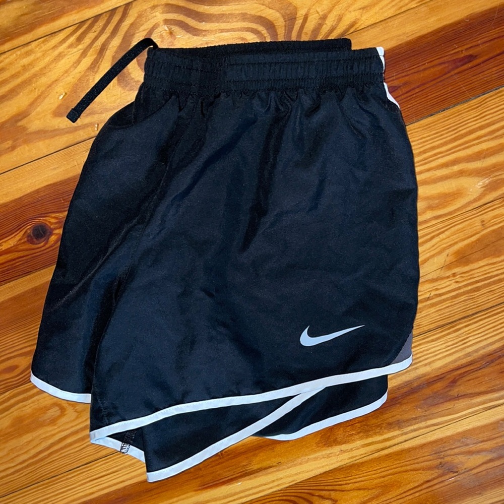 NIKE ATHLETIC SHORTS